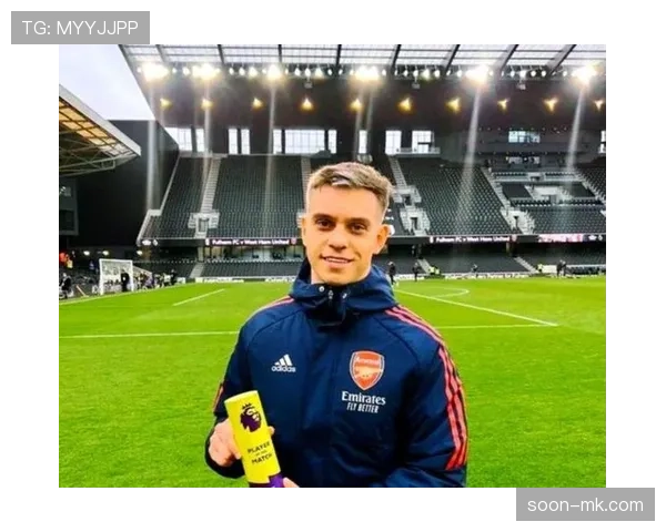 特罗萨德在阿森纳体系中的战术角色与无球跑位分析 特罗萨德在阿森纳体系中的战术角色与无球跑位分析