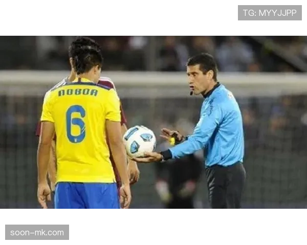 球员如何与裁判沟通才不被警告？规则详解