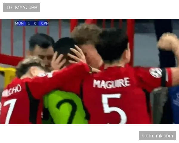 曼联赛季表现波动：问题持续显现，稳定性面临考验